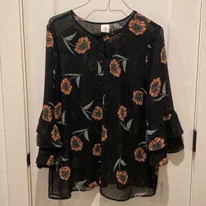 Cabi Ladies Blouse‎ with Flowers.  Button Up.  3/4 Sleeves.  XL. Black